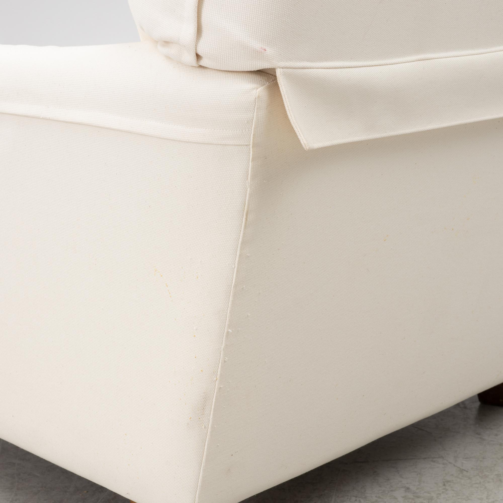Vico Magistretti, a pair of 'Raffles' armchairs, De Padova, Italy, 21st century.