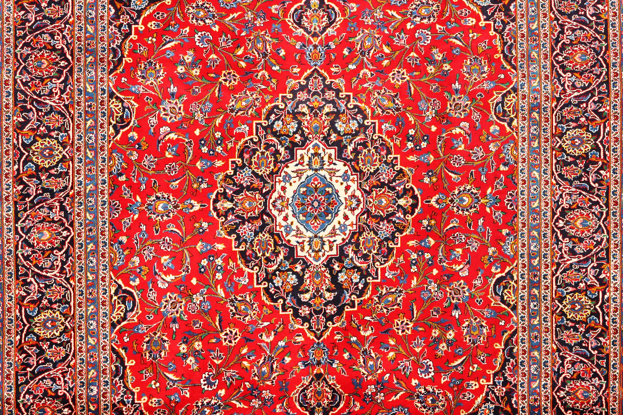 A Keshan carpet, c. 380 x 255 cm.