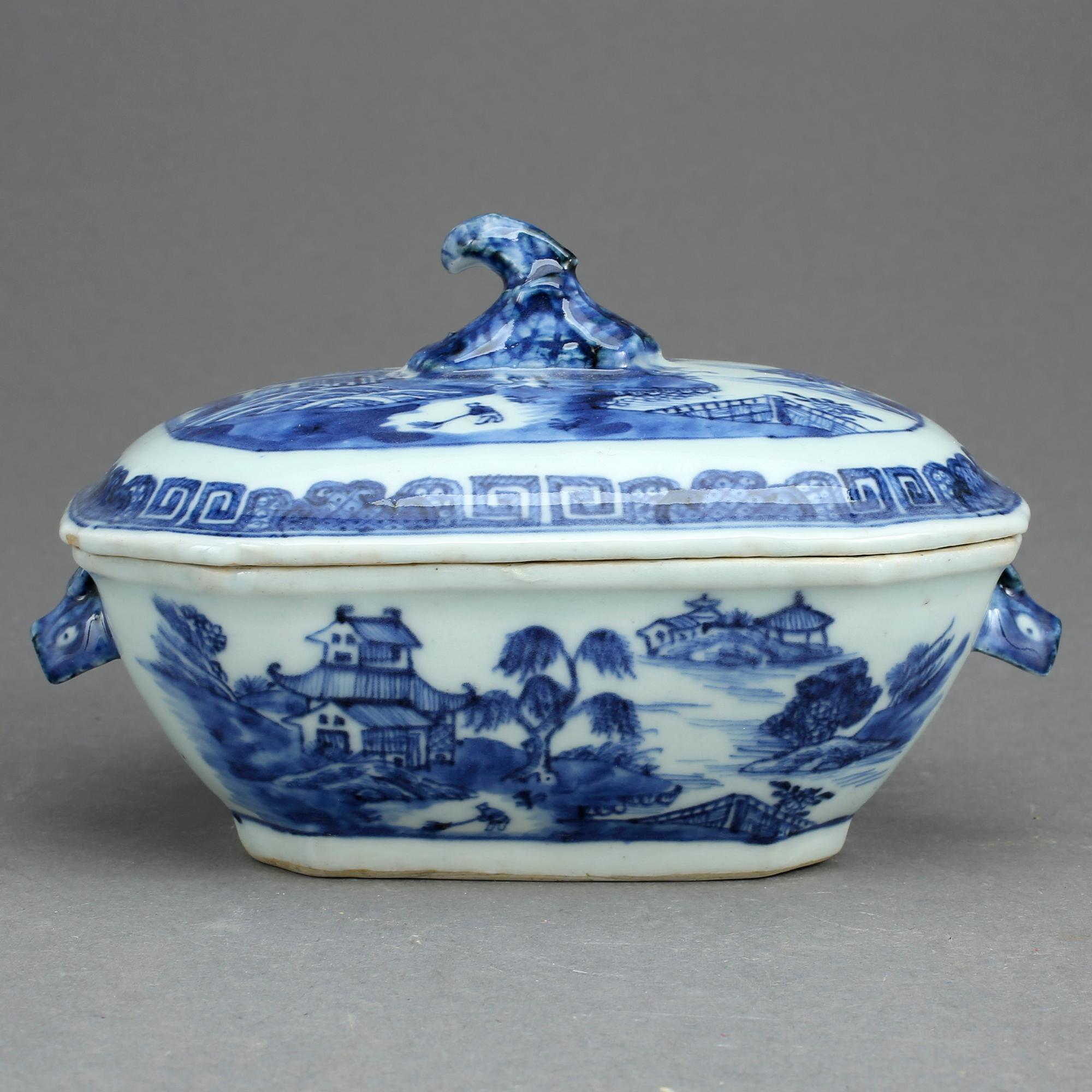 SMÖRTERRIN, porslin Kina, Qingsynastin Qianlong (1736-1795).