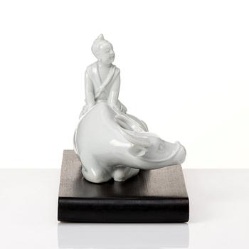 A pair of blanc de chine figurines, Qing dynasty, late Qing dynasty.