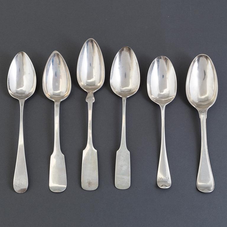 A lot of 12 silver spoons, hallmarks from Sweden, Germany and England, 18/19th century.