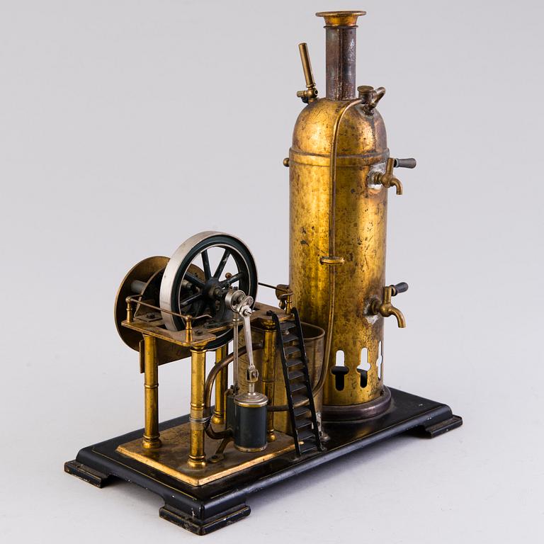 HÖYRYKONE, 1900-luvun alkupuoli.