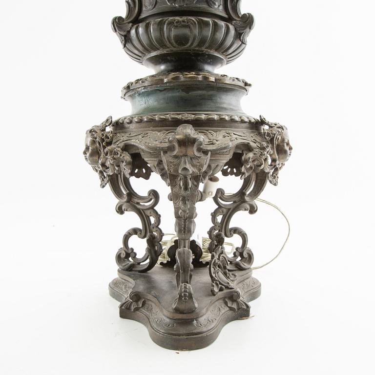 Table lamp, first half of the 20th century.