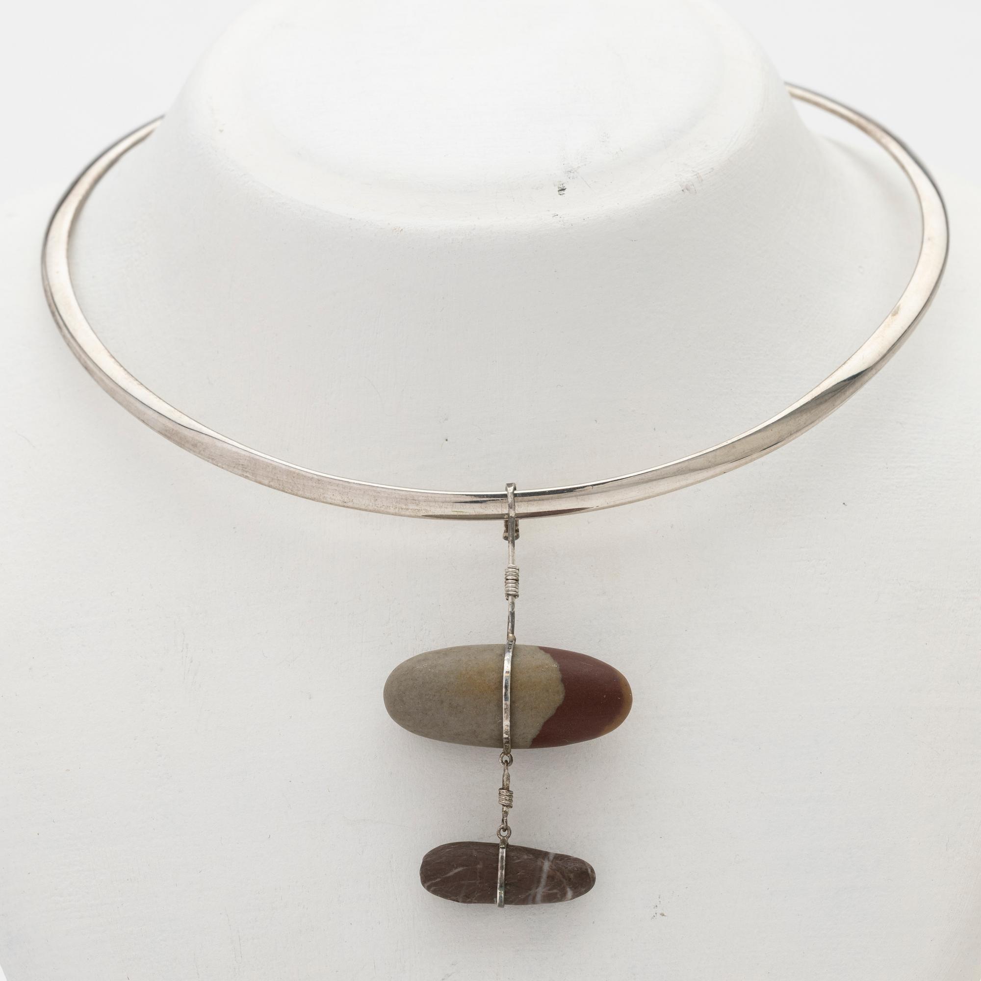 Vivianna Torun Bülow-Hübe, Necklace with two pendants.