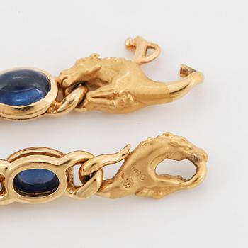 Carrera Y Carrera bracelet, 18K gold and cabochon-cut sapphire bracelet.