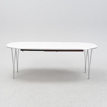 A 'Super elliptical' dining table by Bruno Mathsson & Piet Hein, from around the year 2000.