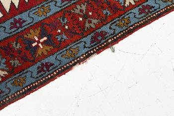 Carpet, northwest Persian, approx. 230 x 150 cm.