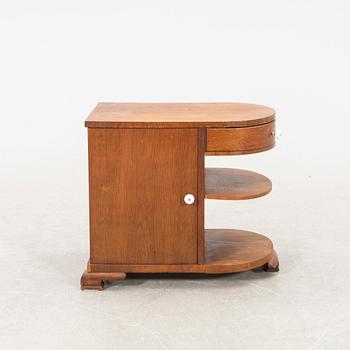 A 1930/40s oak side table.