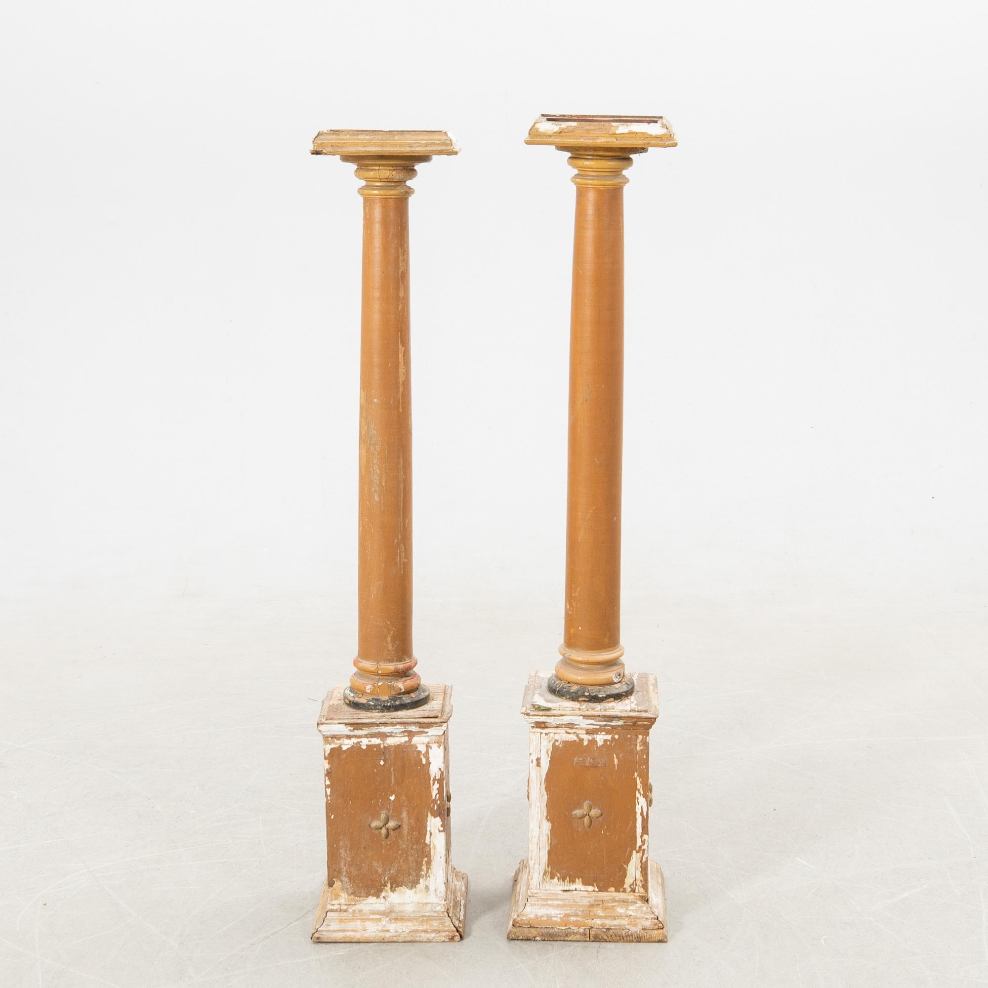 Piedestaler/Pelare 2 st snarlika omkring 1900.