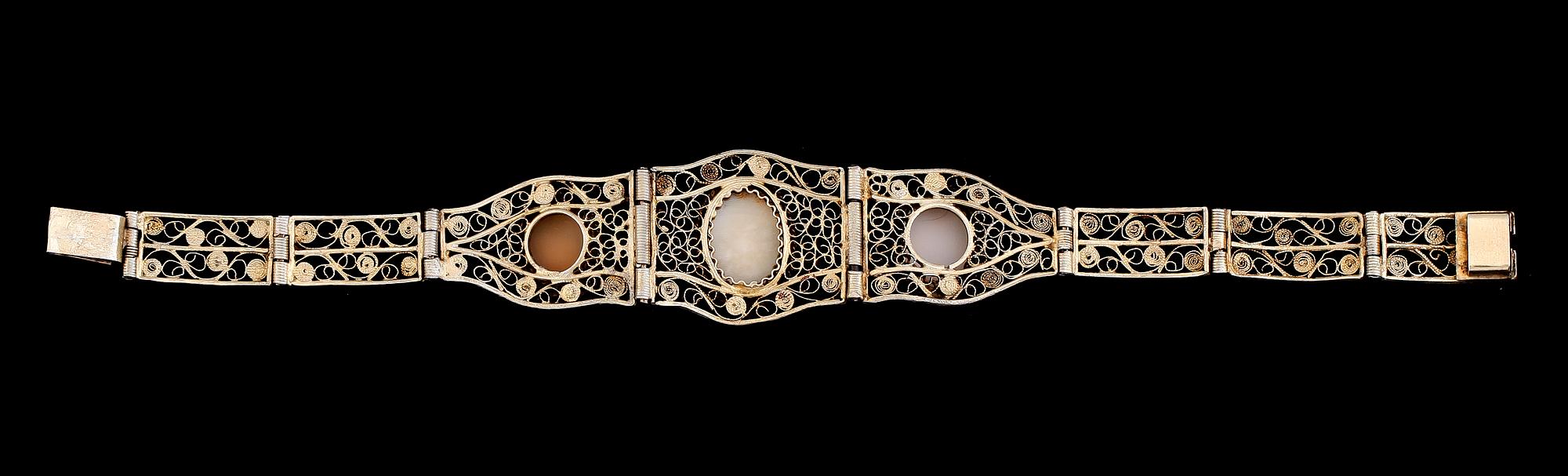 ARMBAND, förgyllt silver, tidigt 1900-tal.