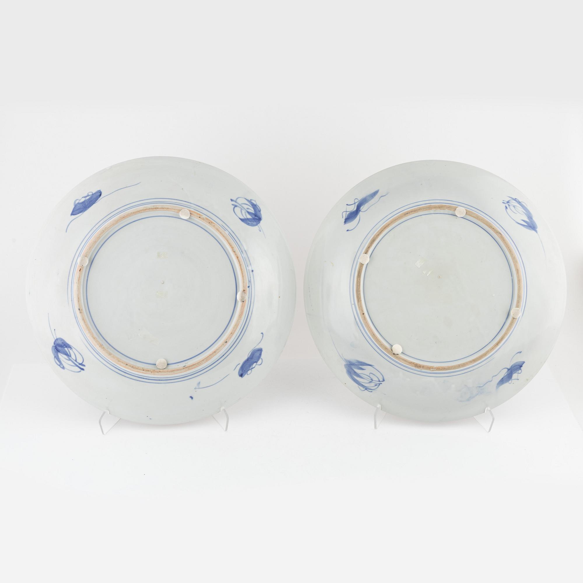 A pair of porcelain dishes, Japan, early 20th century.