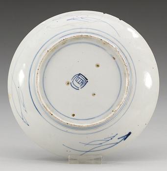 A blue and white Japanese dish, 17th Century.