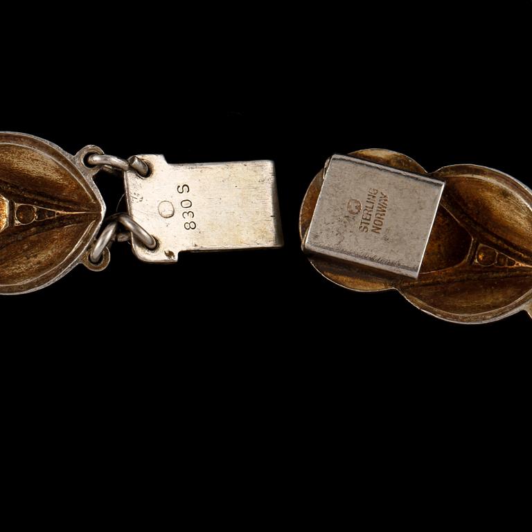 HALSBAND, sterlingsilver och emalj, Norge, omkring 1900-talets mitt. Vikt 33 g.