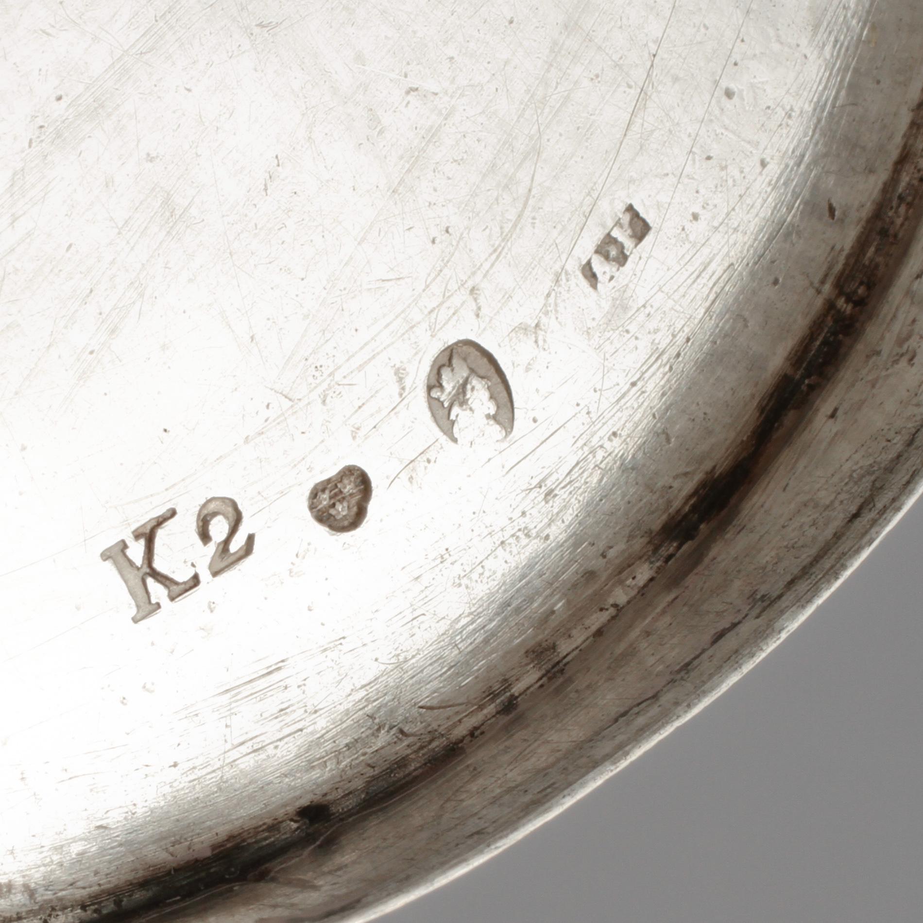 DOSOR, 2 st, silver, Stockholm respektive Uppsala 1792 och 1811. Vikt 205.
