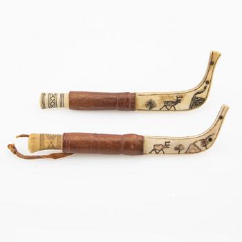 Miniature half-horn knives, 2 pcs. and three bone rings including Nikolaus Fankki.