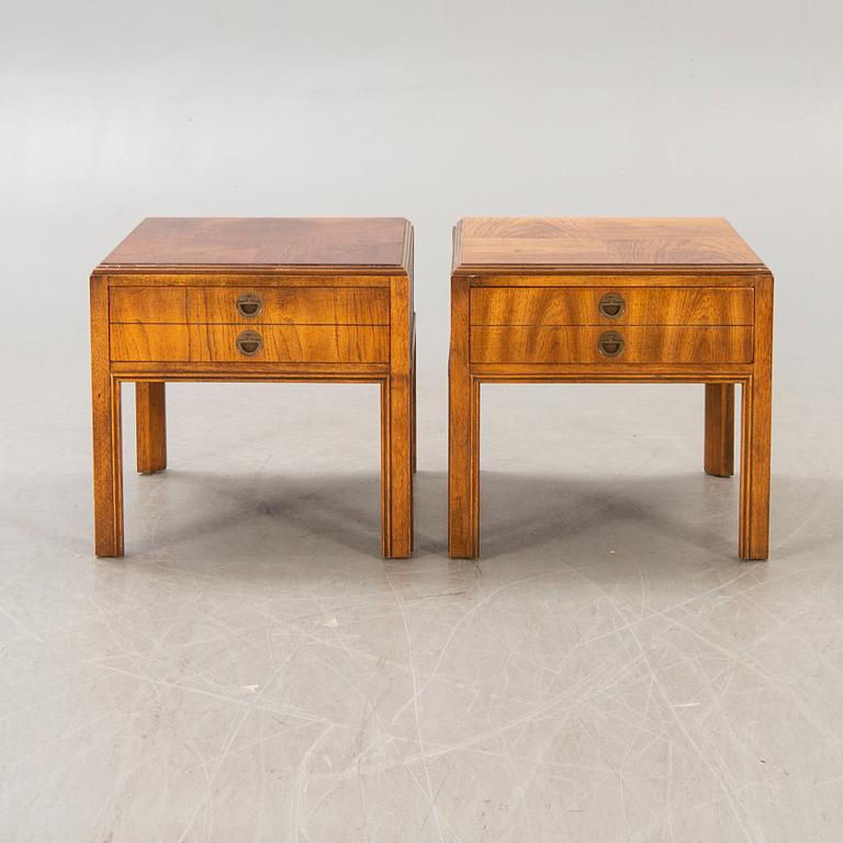 Sidobord ett par Drexel Heritage Furnishings Inc, England 1900-talets senare hälft.