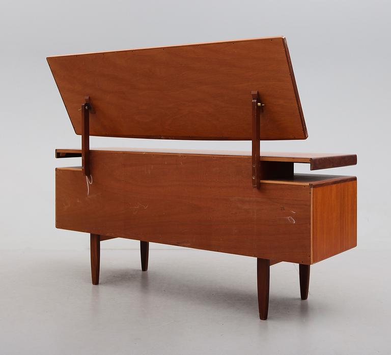 TOALETTBORD, möjligen G-plan, England, 1900-talets andra hälft.