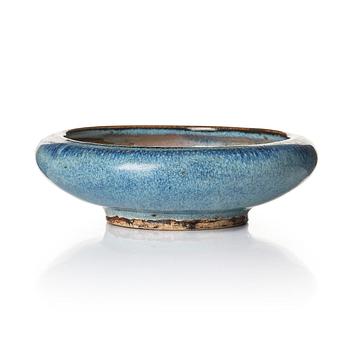 1273. A jun-type glazed brush washer, late Ming dynasty/ early Qing dynasty.