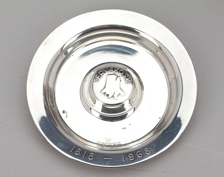 SILVERFÖREMÅL, 4 st, bl.a. Tapio Wirkkala. Tot. vikt ca 548 g.
