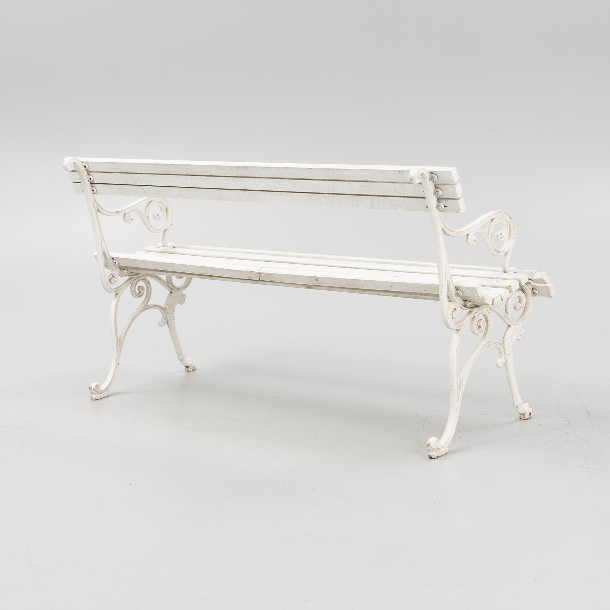 A cast iron garden sofa, 20th century.