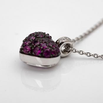 Necklace, 18K white gold, with a heart-shaped pendant in black rhodium-plated white gold set with rubies and brilliant-cut diamonds.