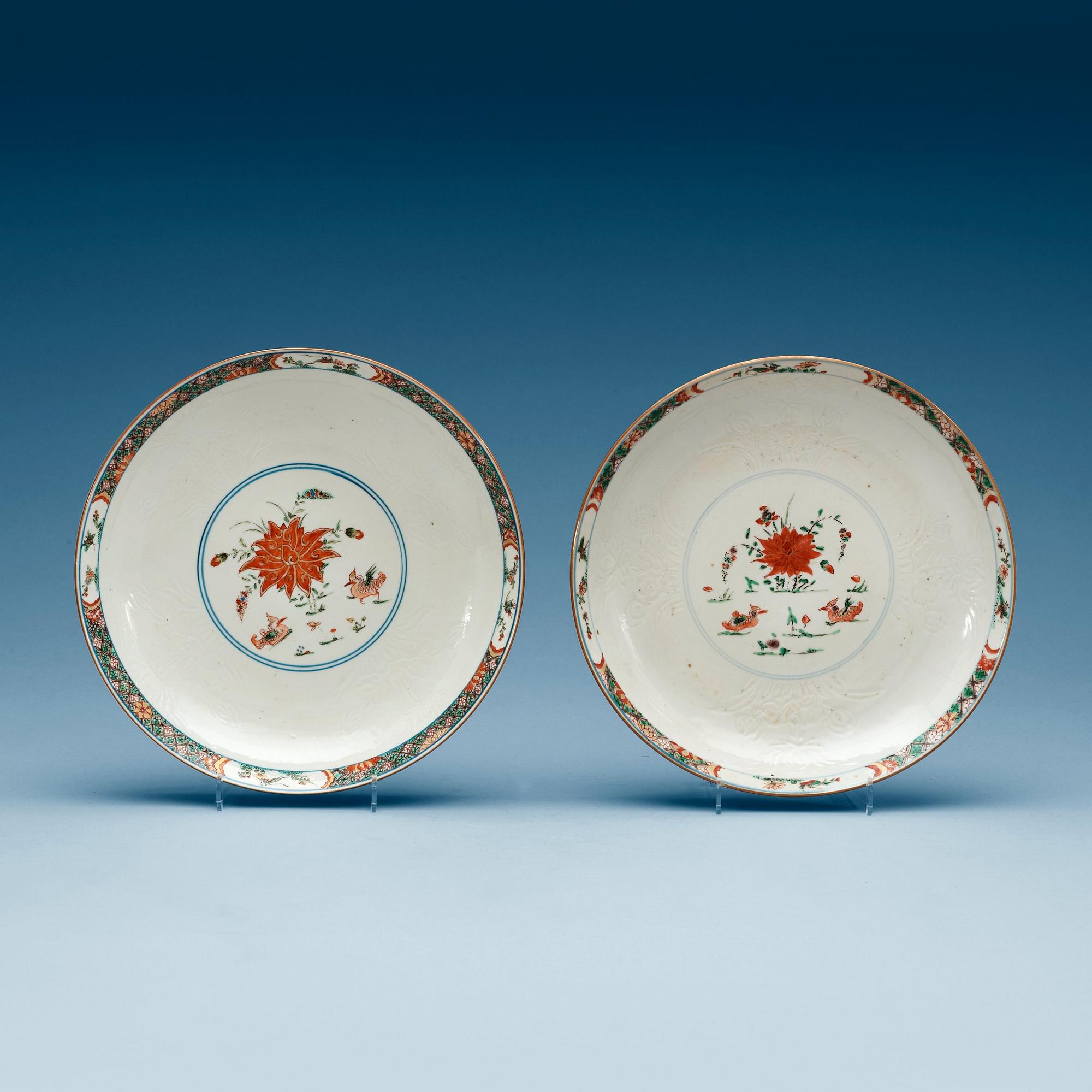A pair of famille verte dishes, Qing dynasty, Kangxi (1662-1722).