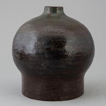 A Greta Åkesson stoneware vase, executed in Malmö Sweden 1960's.