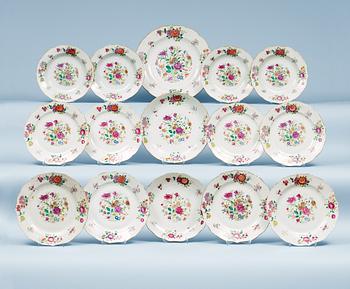 1519. A famille rose  part dinner service, Qing dynasty, Qianlong (1736-95).
