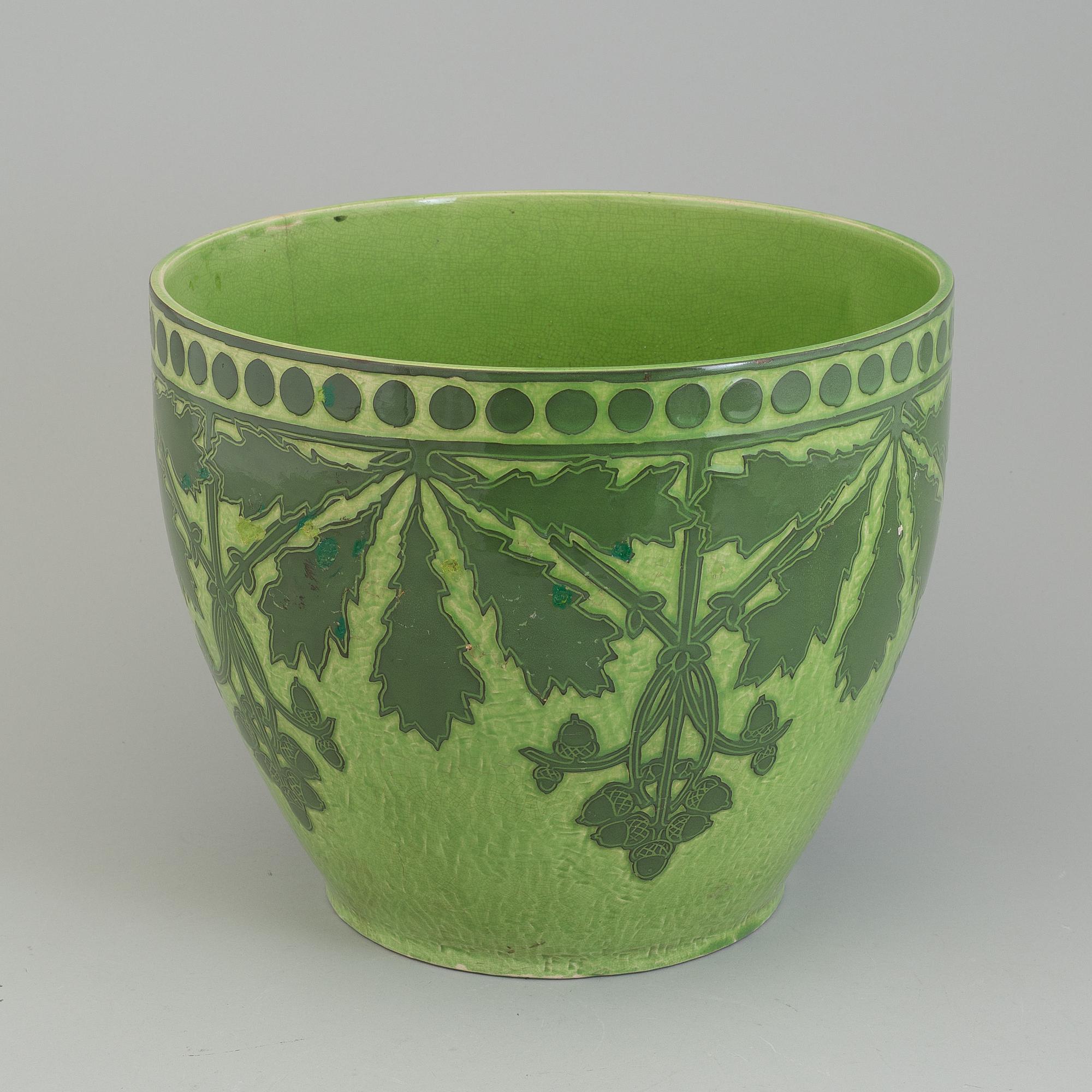 GUNNAR WENNERBERG,  ytterfoder, porslin, sgrafitto, Gustafsberg, signerat G Wennerberg och daterat 1902.