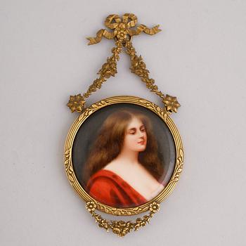 MINIATYRPORTRÄTT, porslin, 1900-talets första hälft.