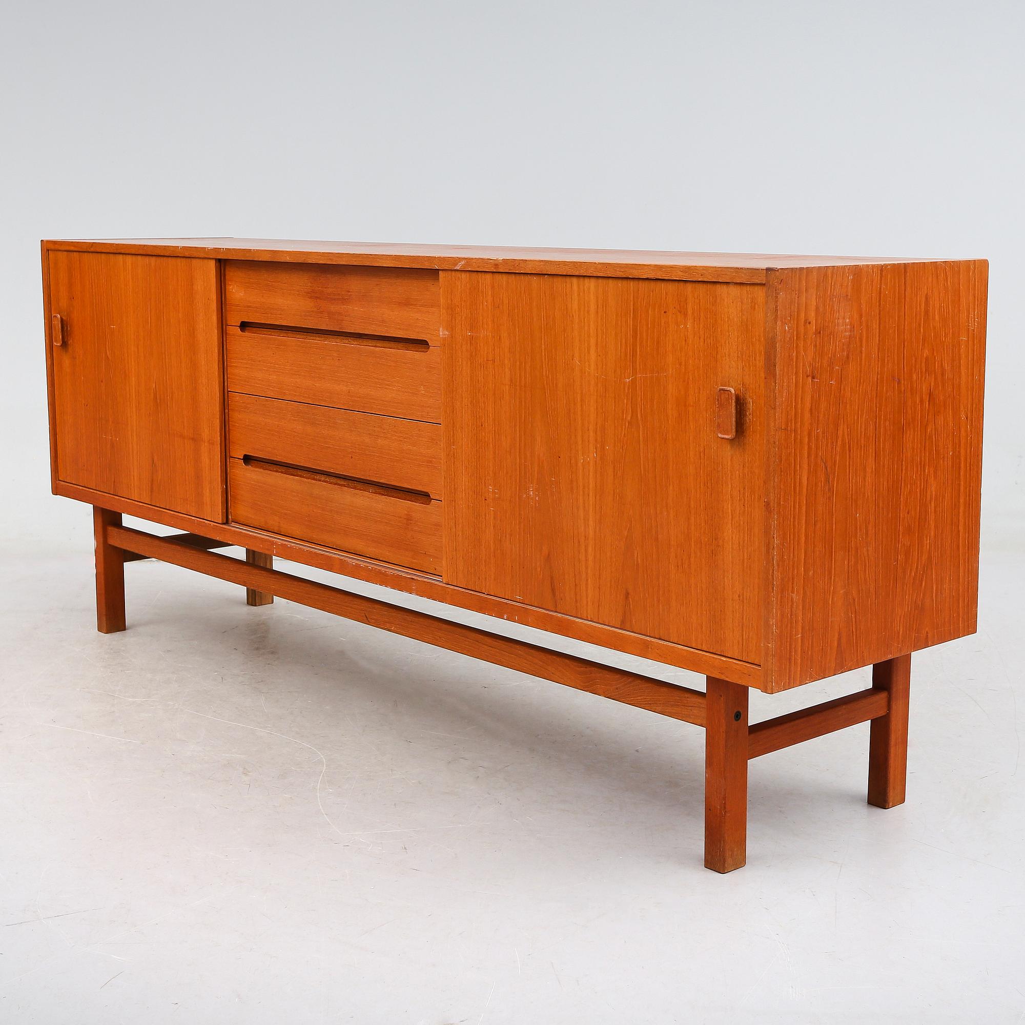 SIDEBOARD, "Arild", Nils Jonsson, Troeds, Bjärnum, 1900-talets andra hälft.