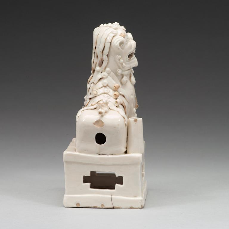 A blanc de chine joss stick holder, Transition, 17th Century.