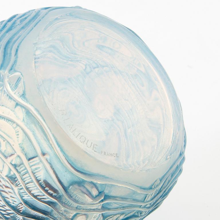 René Lalique, Vas "Dauphins", signerad tillverkad före 1946.
