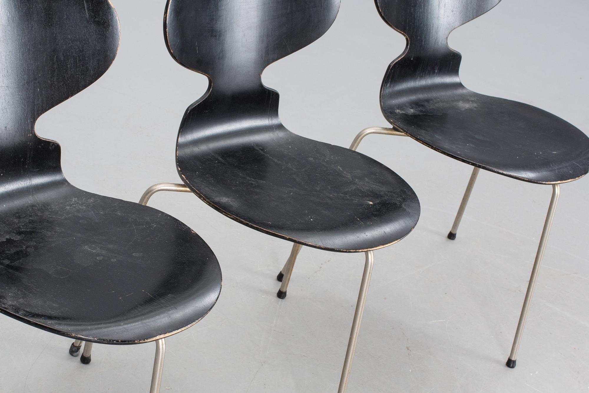 STOLAR, 3 st. "Myran", Arne Jacobsen för Fritz Hansen.