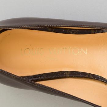 SHOES by Louis Vuitton, size 37.