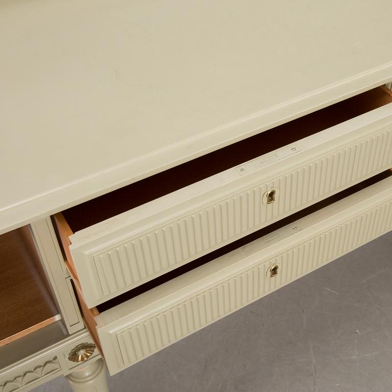 SIDEBOARD, gustaviansk stil, 1900-talets andra hälft.