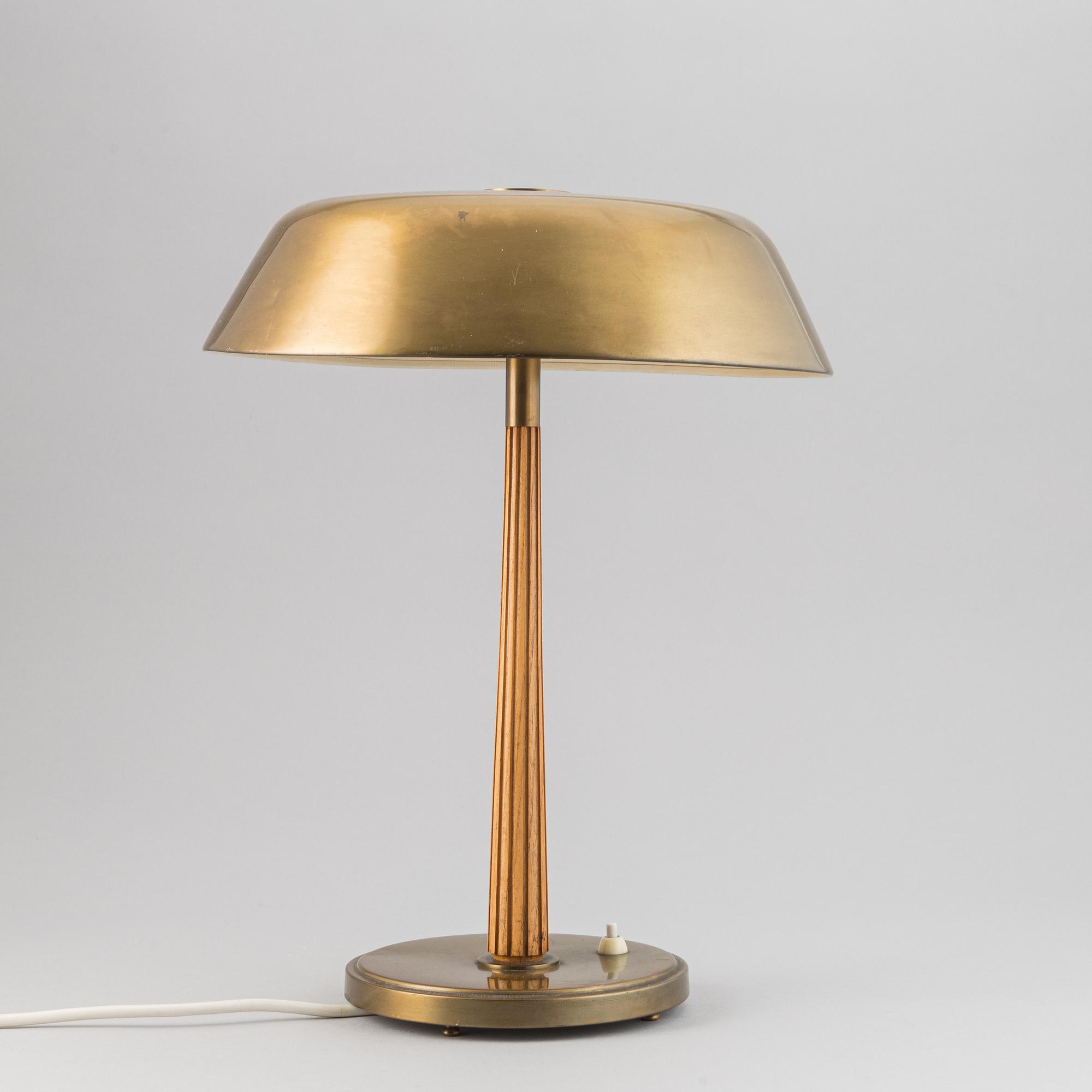 A modell 15474 table lamp from Böhlmarks, 1940's/50's.