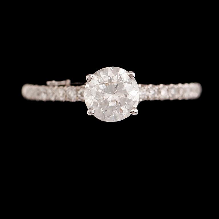 RING, 18 k vitguld, briljantslipade diamanter tot 1.18 ct.