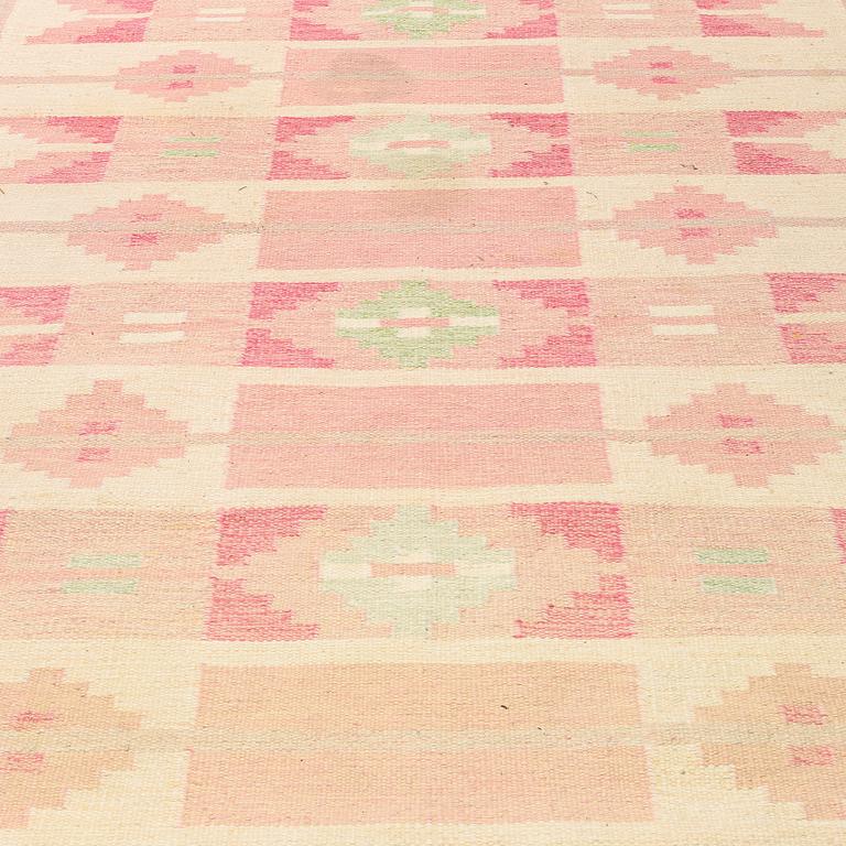 Ingegerd Silow, a carpet, "Skarup", flat weave, ca 292,5 x 197 cm, signed IS.
