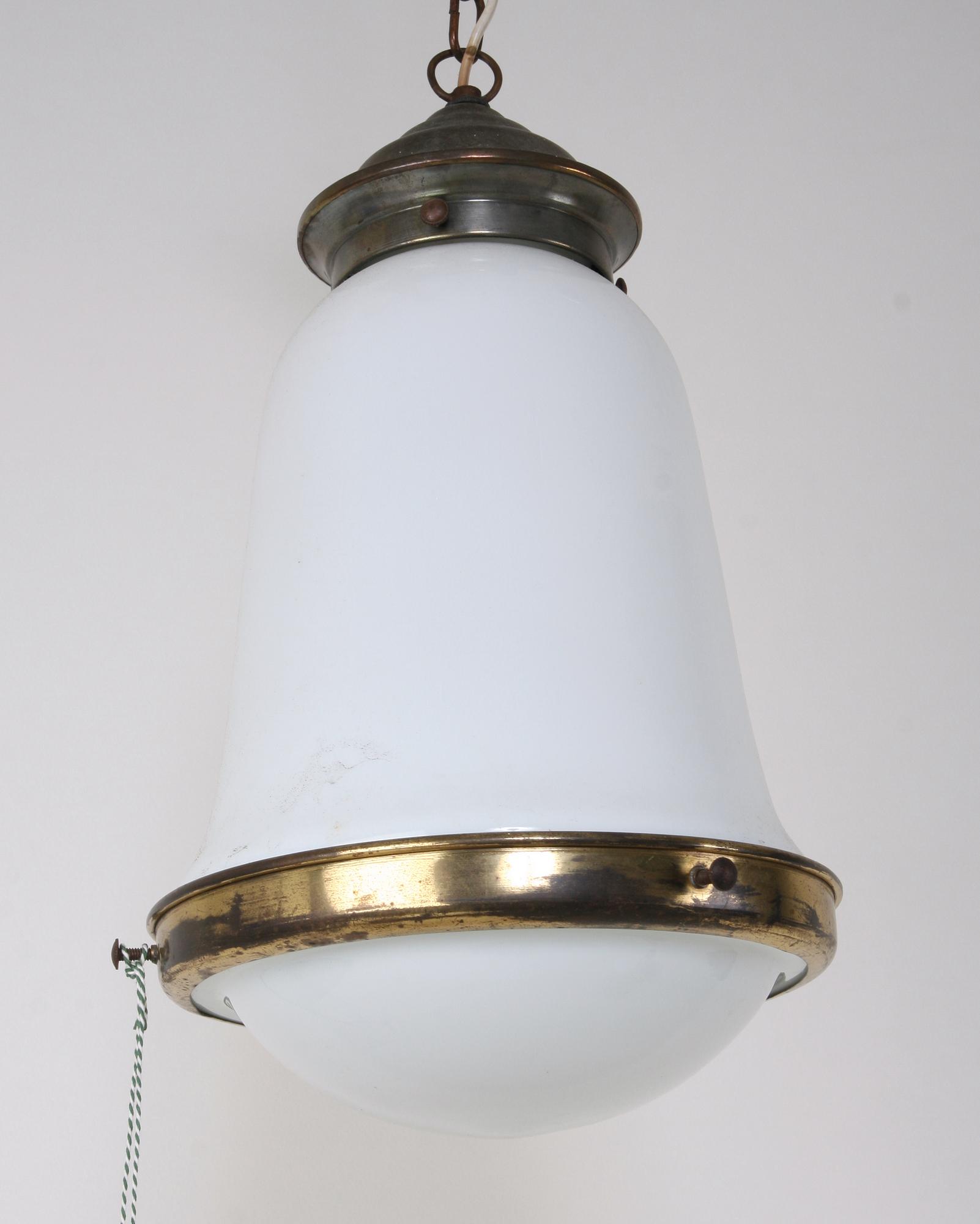 TAKLAMPA, 1900-talets första hälft.