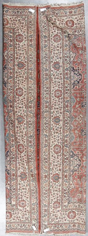 MATTA, semiantik, trol. Mahal, ca 379x280 cm.