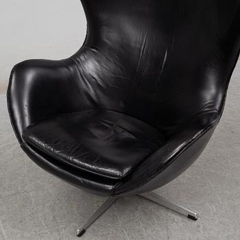 ARNE JACOBSEN,  fåtölj, "Ägget/ The Egg Chair", Arne Jacobsen, Fritz Hansen, Danmark 1960-tal.