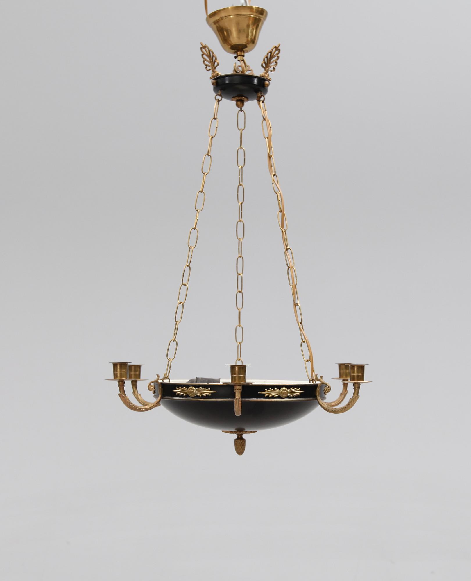 AMPEL, Karl Johan stil, 1900-talets mitt. Höjd ca 63 cm.