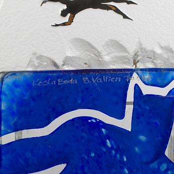 BERTIL VALLIEN, plate, glass, signed, Kosta Boda.