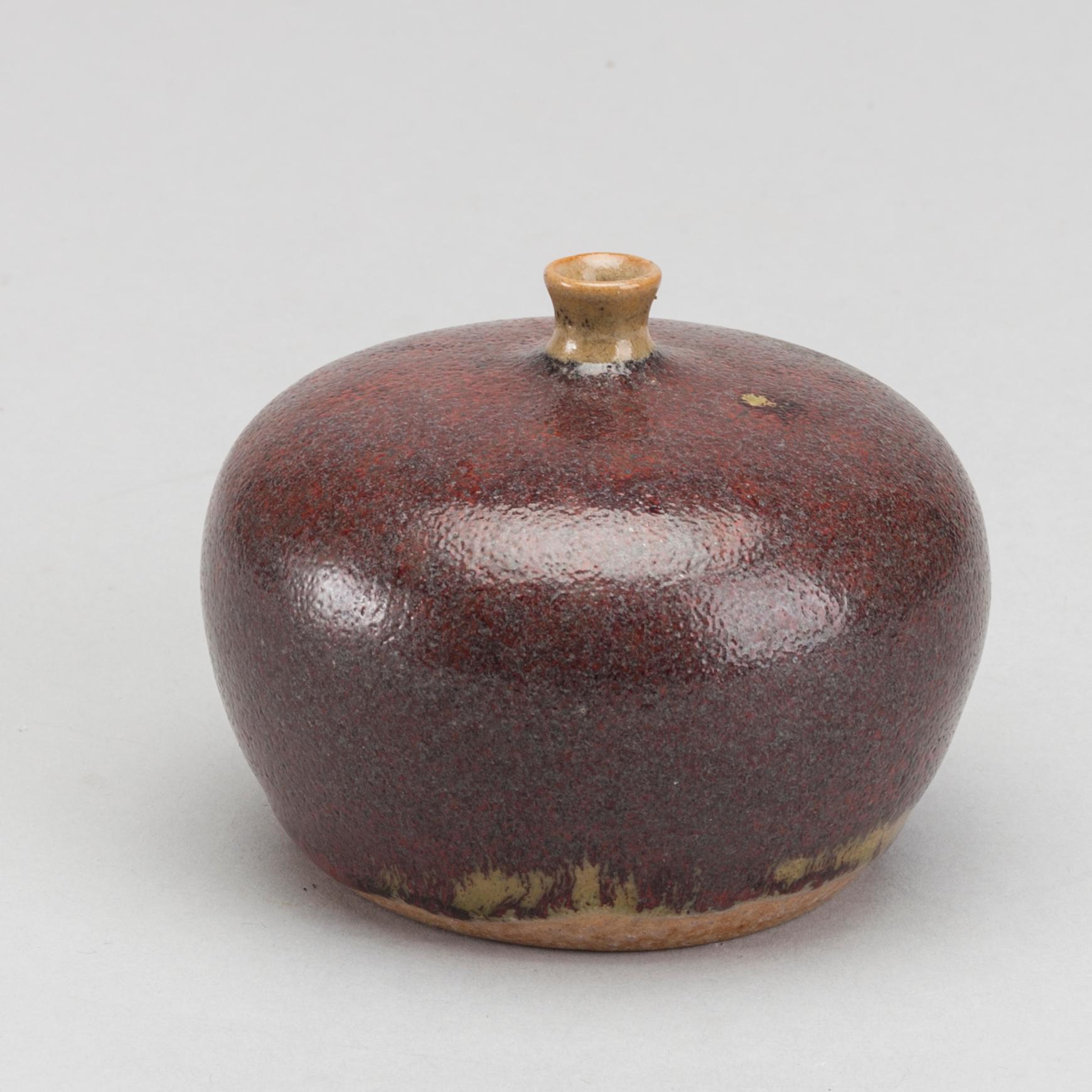 ÅKE HOLM, VAS, stengods signerad.