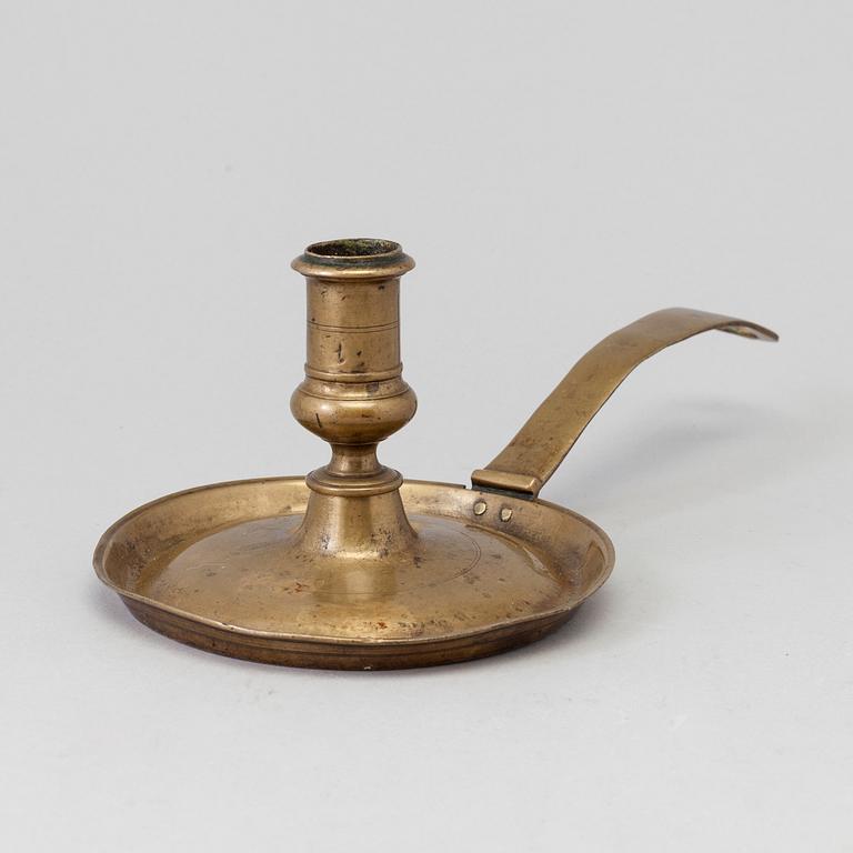 AN 18TH CENTURY NIGHT LIGHT.