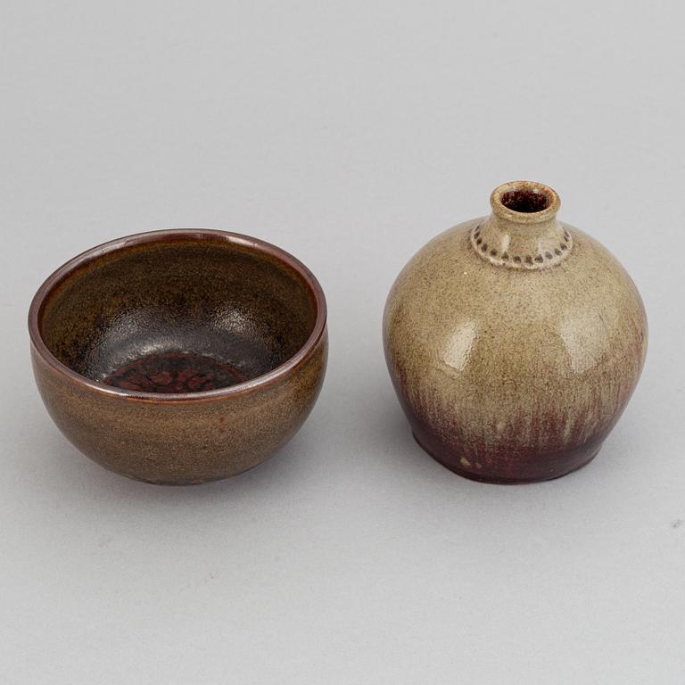 Yngve Blixt, a stoneware vase and a bowl, Höganäs, 1960-tal.