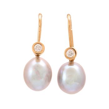 Earrings 18K gold, brilliant-cut diamonds 0.20 ct, two pairs of cultured freshwater pearls and drops of moonstone.