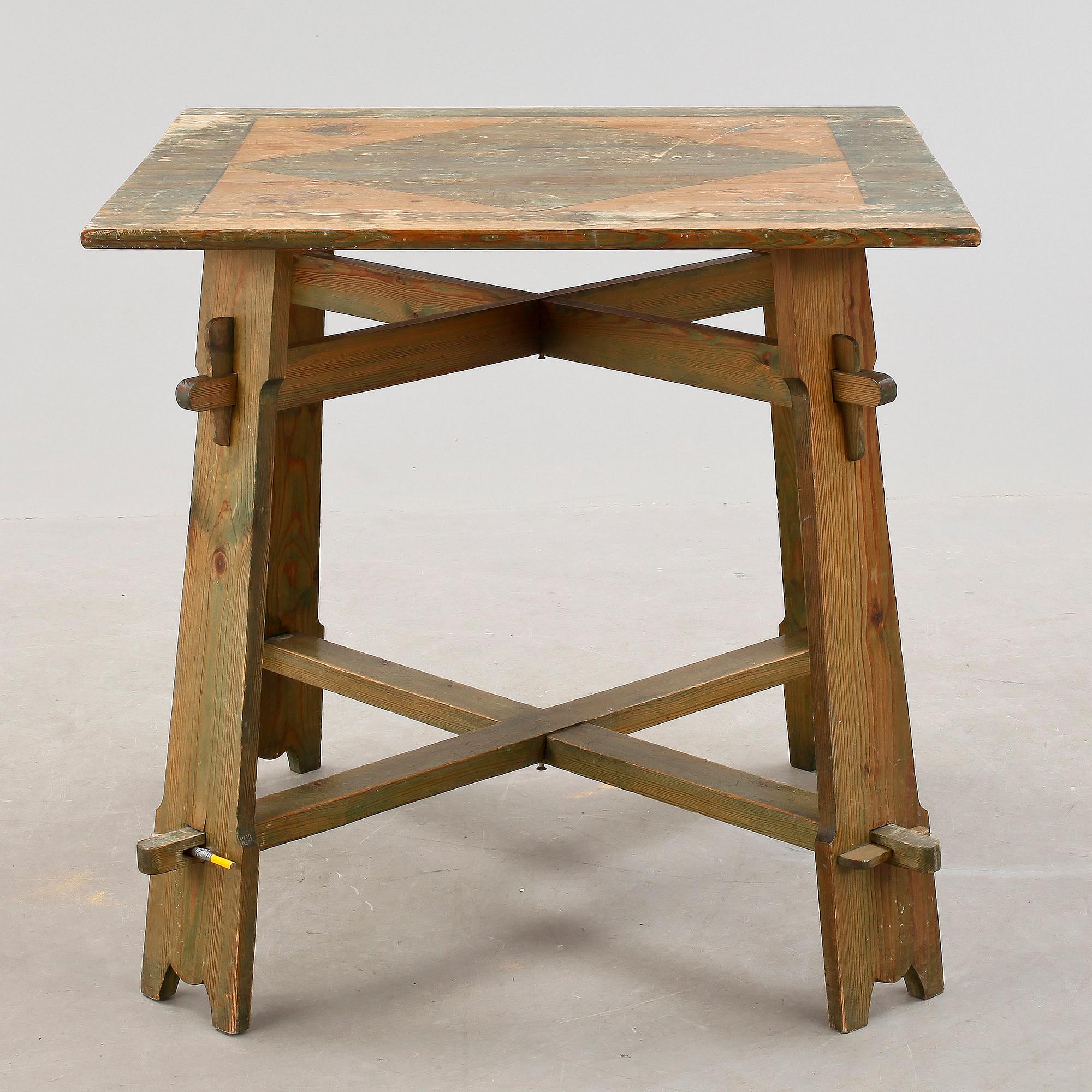 BORD, fornnordisk stil, 1900-talets första hälft.