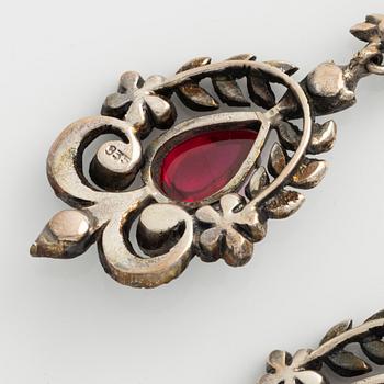 Set of necklace and earrings, silver and paste.